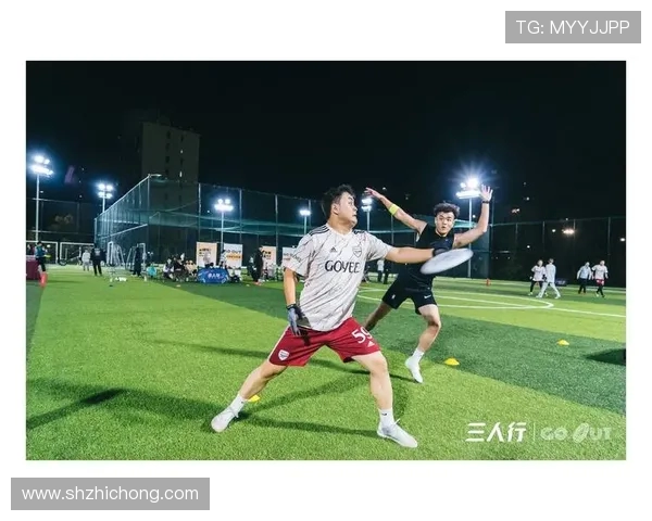 飞盘战术解析：深入剖析杭州飞盘队的防守反击策略与执行